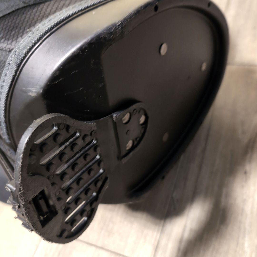 人気のブラック☆TaylorMade☆軽量スタンドキャディバッグ☆9.5型☆中古