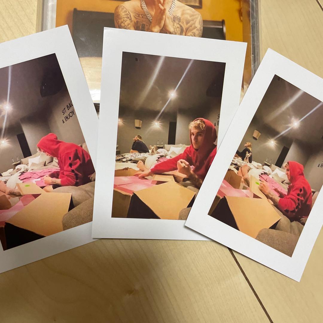 j*2様 ジャスティンビーバー　サイン入りCD＋ステッカー＋写真セット