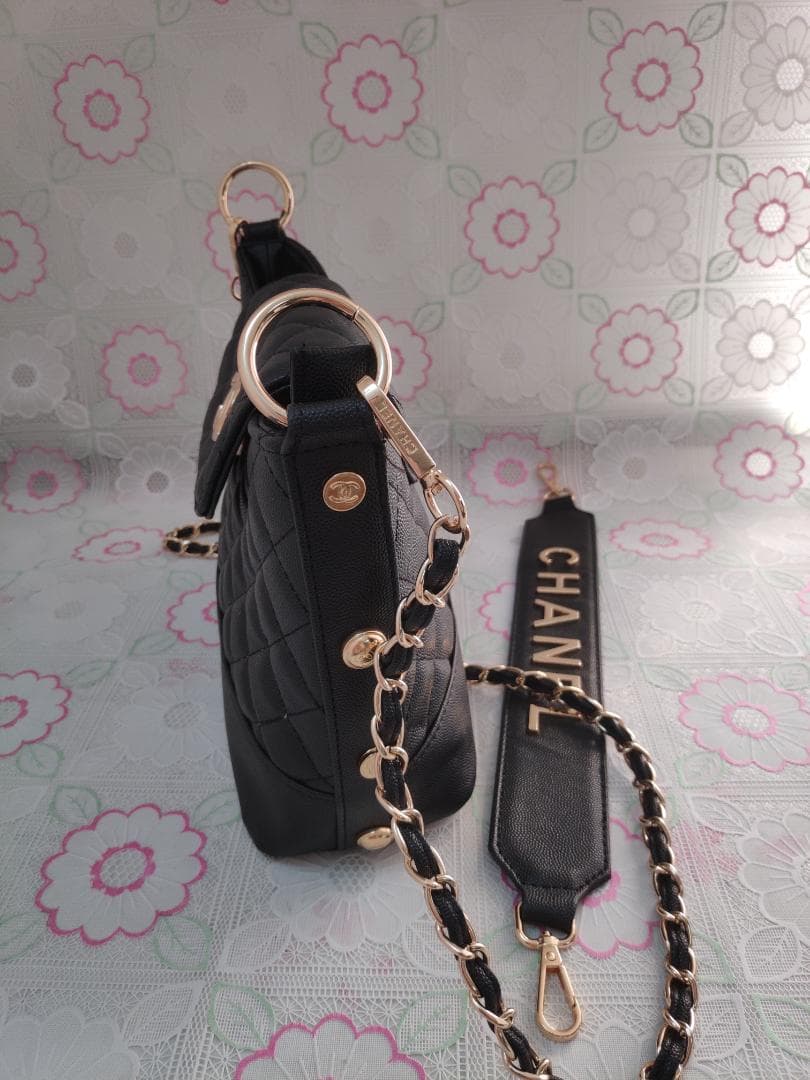 キルティングショルダーバッグ　2wayチェーン付き　黒