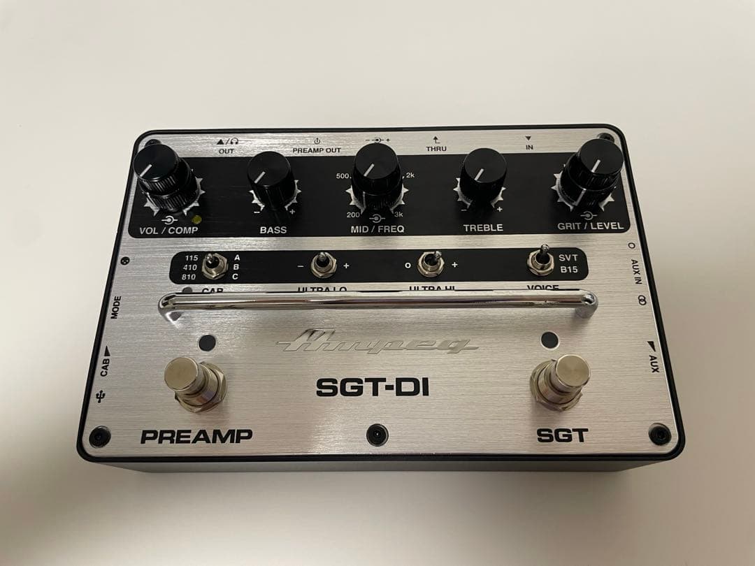 ベース Ampeg SGT-DI