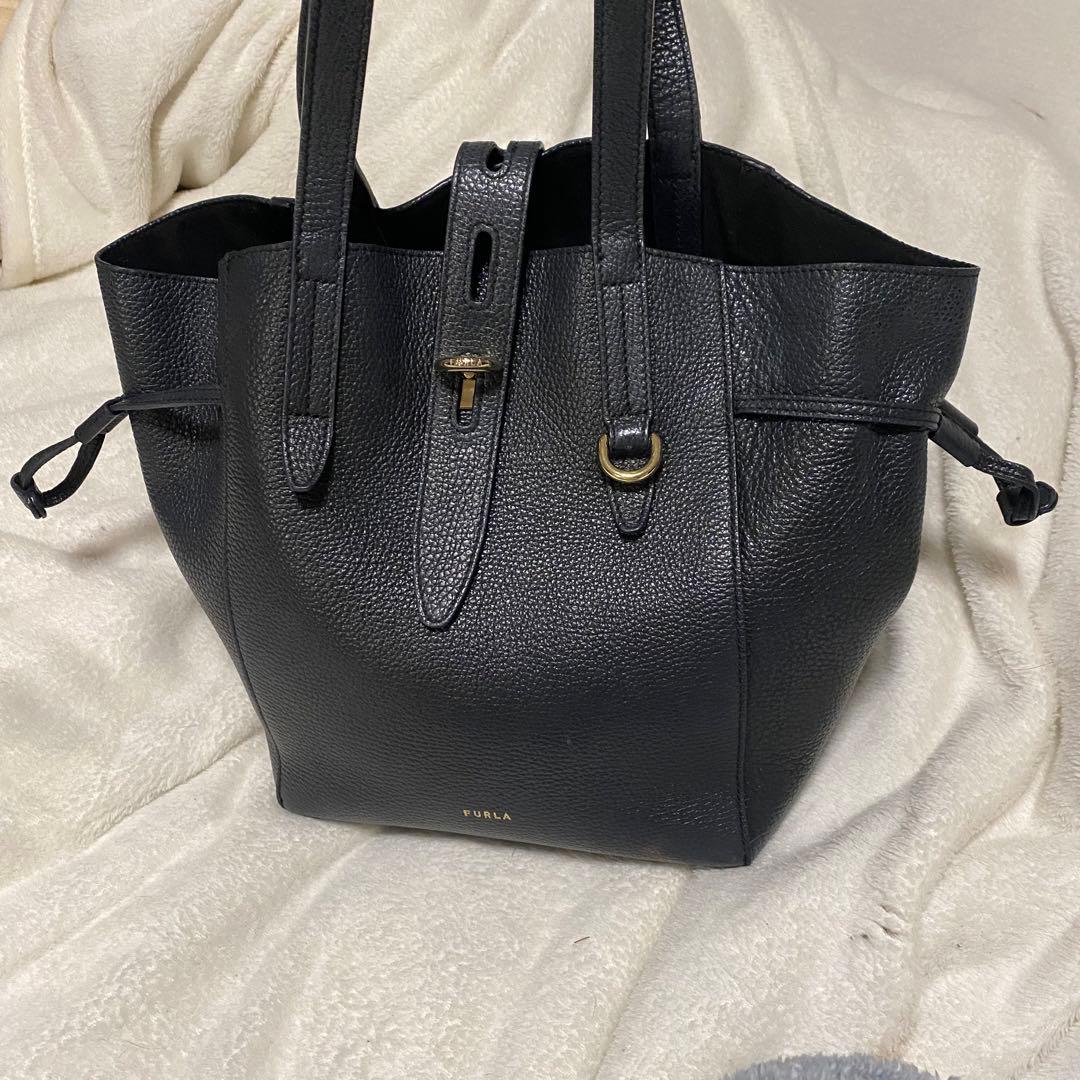 FURLA ブラックレザートートバッグ