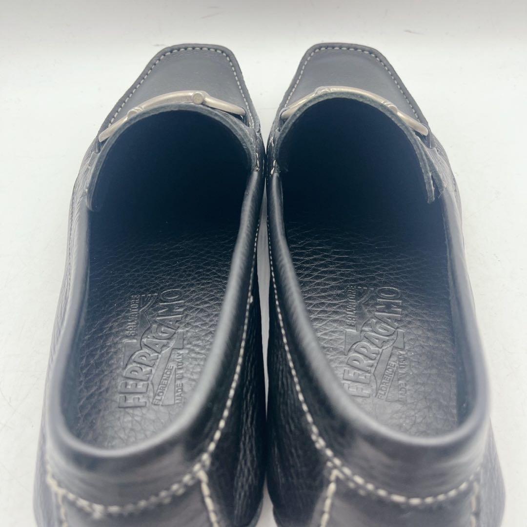 サルヴァトーレフェラガモ ガンチーニ ビット ドライビングローファー シボ革 黒