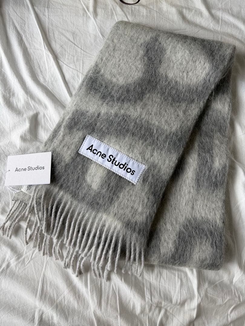 【最終値下げ価格】Acne Studios グレーマフラー