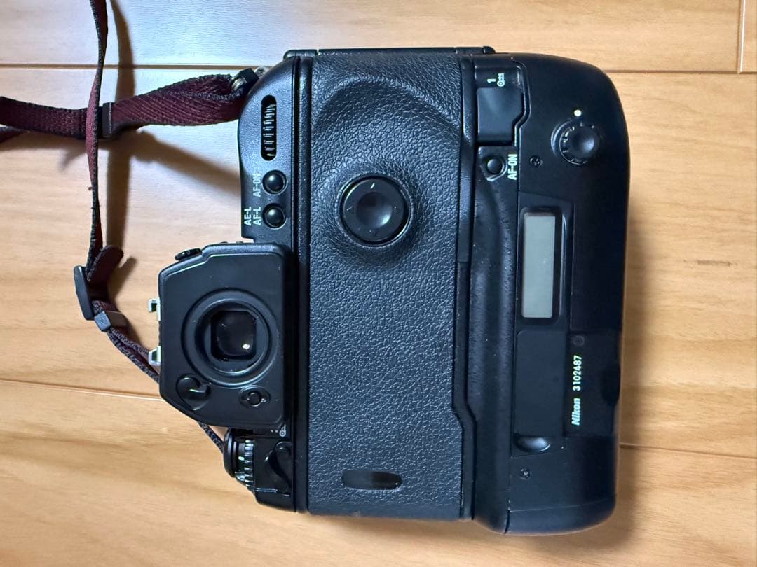 Nikon F5 一眼レフカメラ フラッシュ付き