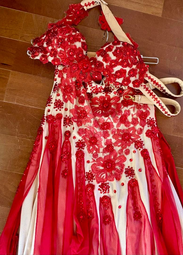 ベリーダンス用ロングドレス 赤とクリーム色