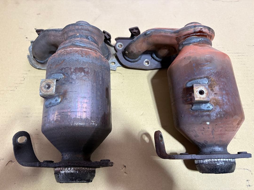 ダイハツ純正 エキマニ2個セット 触媒 キャタライザー 素材として