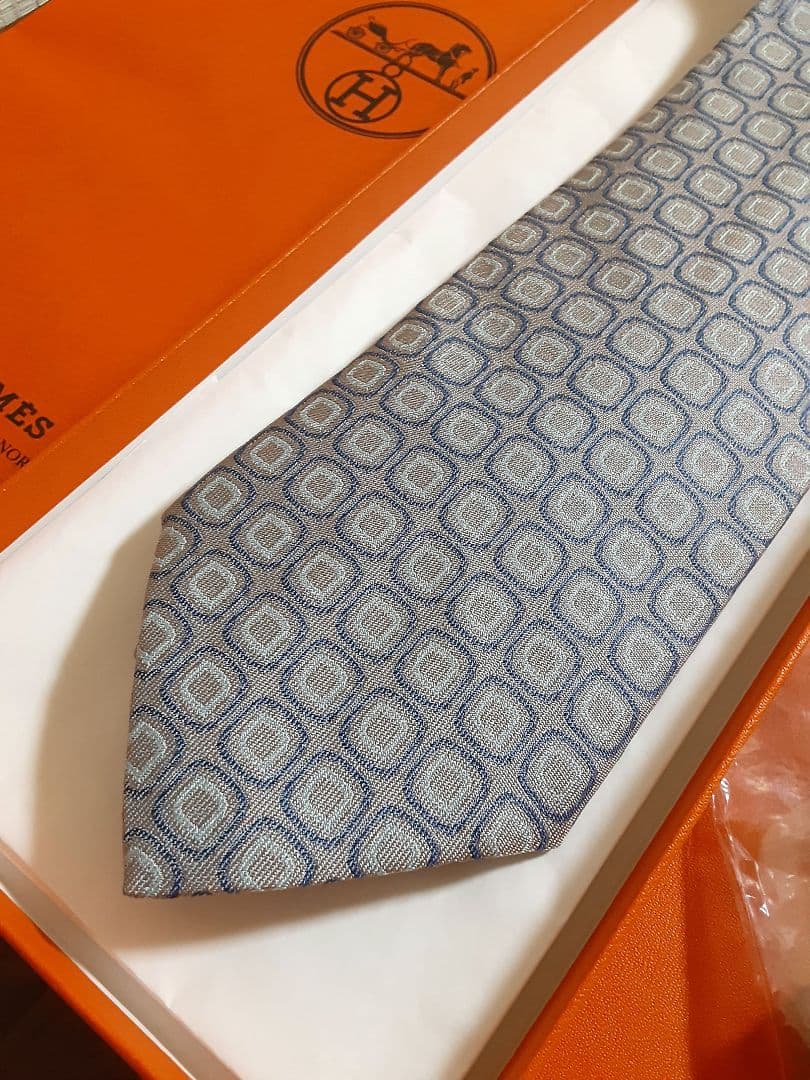 しおり エルメスネクタイ『H221』