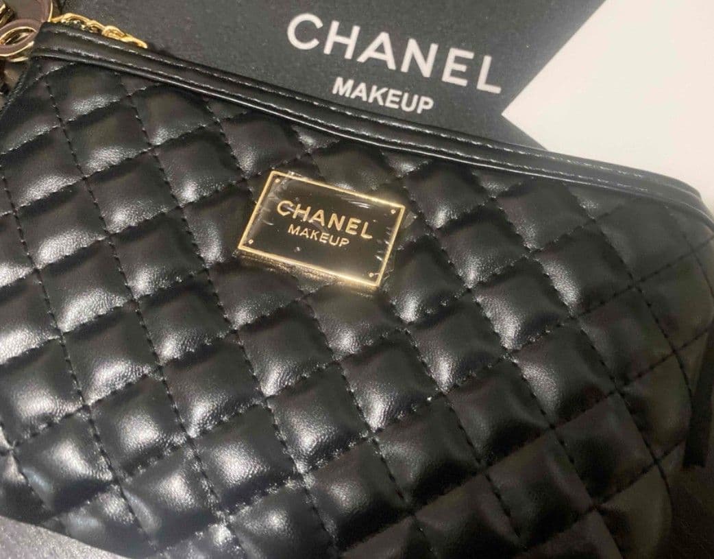 CHANEL メイクアップポーチ ブラック