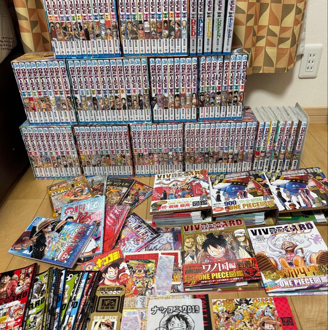 特価品　ワンピース 全巻　1〜111巻　 VIVRE CARD•映画特典セット