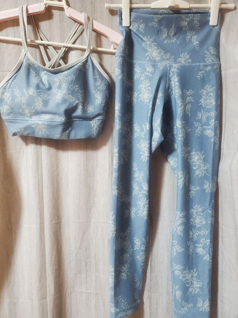 ヨガウェア　水色花柄　上下Sサイズ