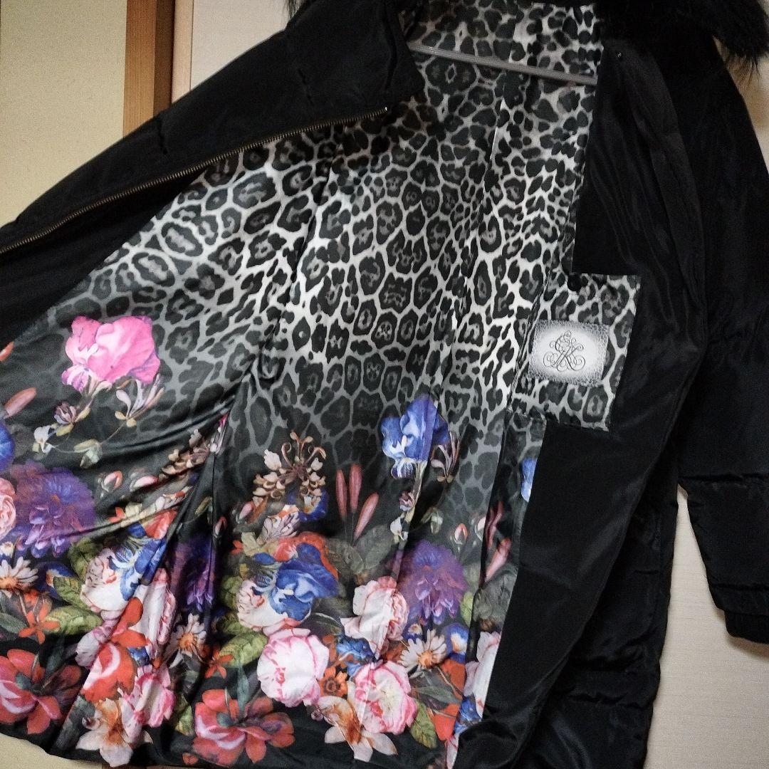 伊太利屋、フェイクファー付き黒コート ベルト付きダウンコート