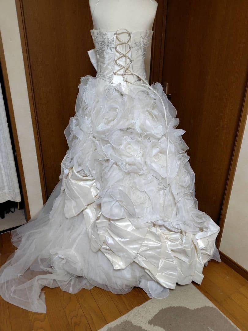 ウノエレトワール神田うのウェディングドレスクラウディアレンタル貸衣装スタジオ