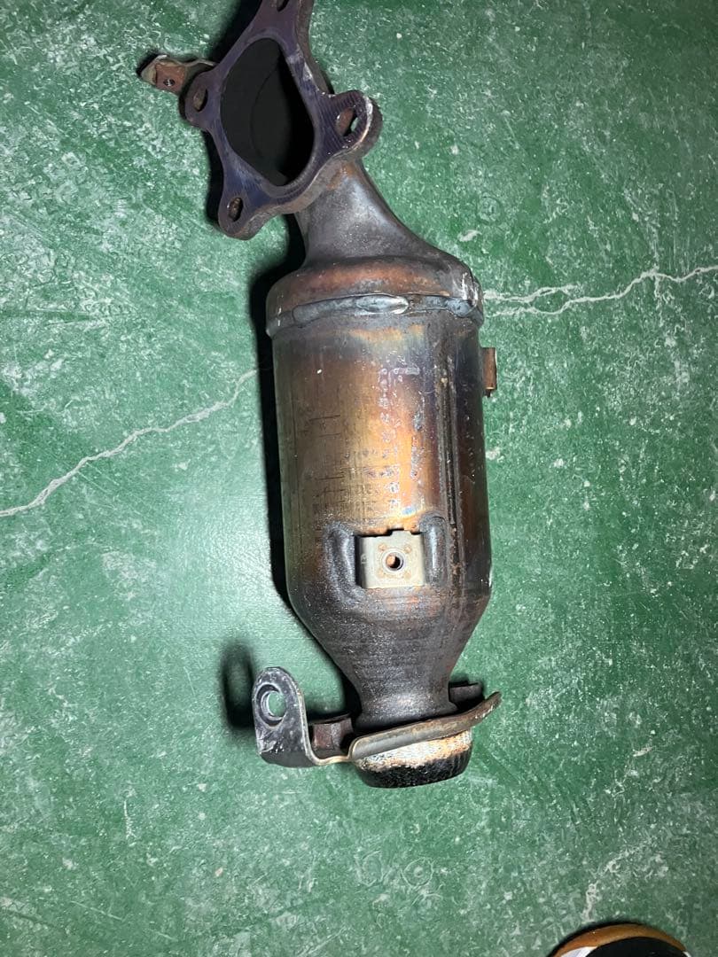 リ*件様 ダイハツ　触媒　LA650S 25051-B2510