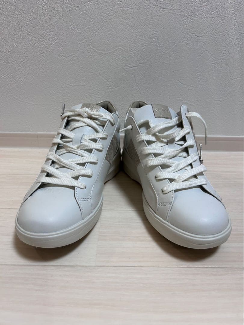 ノエル　ホワイト asics pedala スニーカー 23.5cm