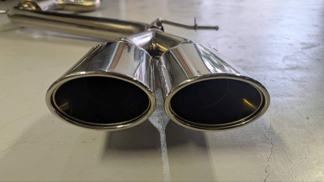 ガナドール　マフラー