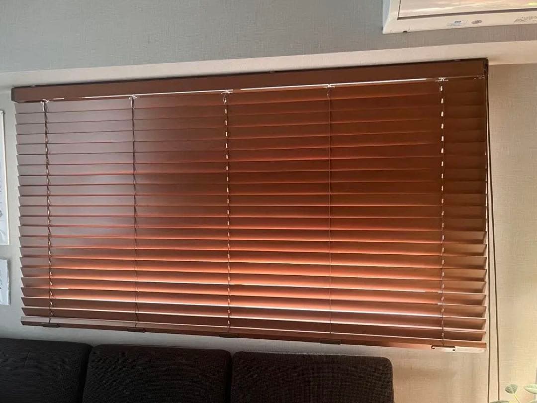チャン　木製ブラウンブラインド