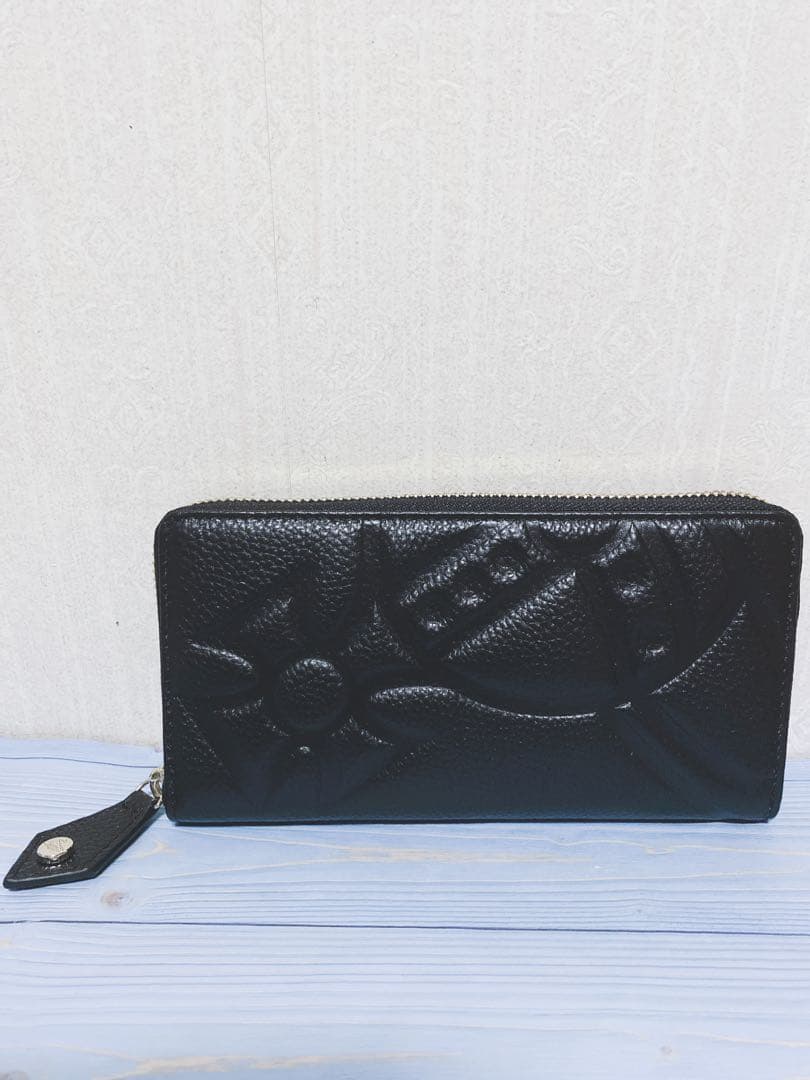 〔新品未使用〕　ヴィヴィアンウエストウッド　エンボス加工 ブラックレザー 長財布