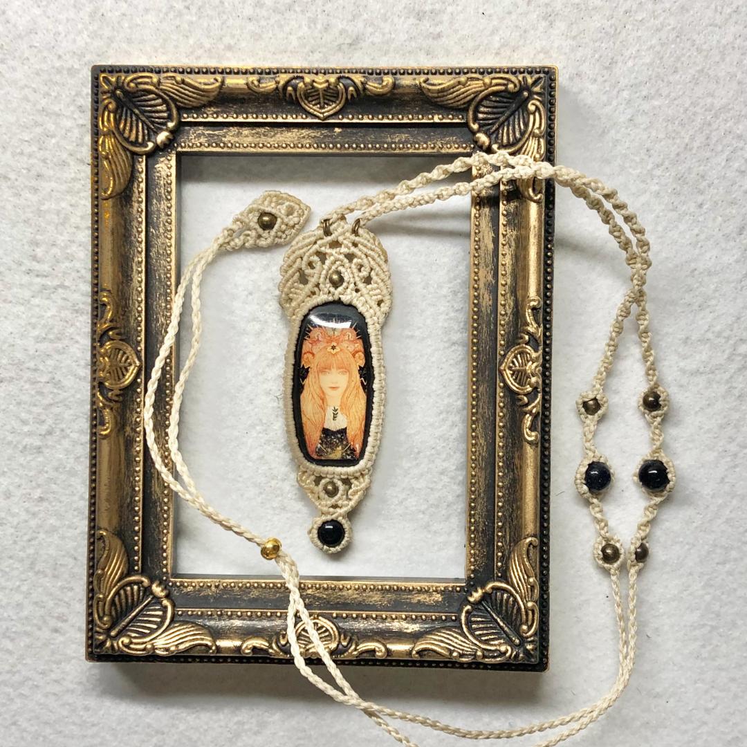 マクラメ編みアート＃010『右手の龍と左手の獅子』＆『マリアの心臓』