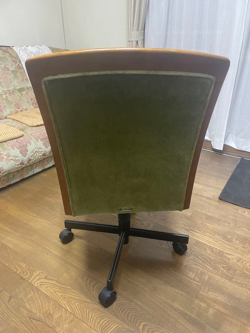 マルニ　ダイニングチェア　回転椅子　アンティーク　緑ソファー