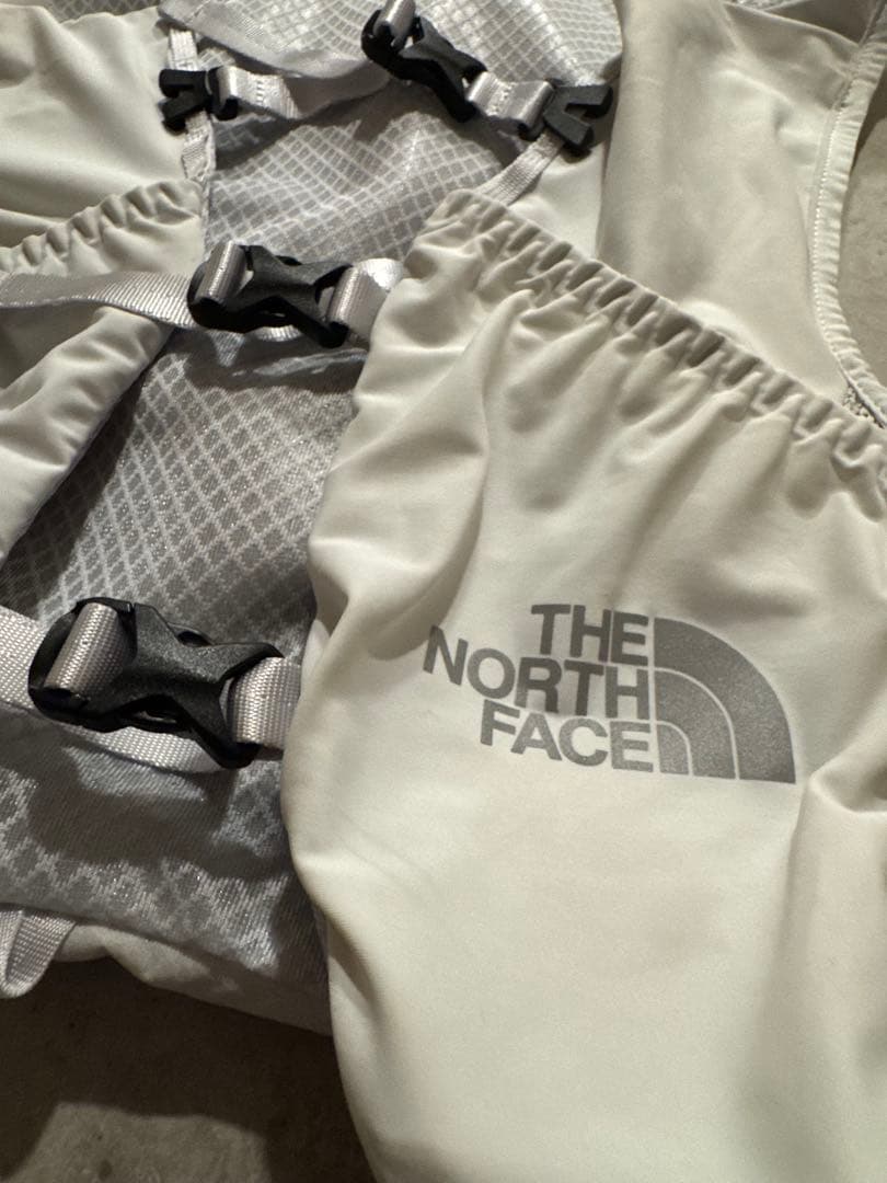 THE NORTH FACE ランニングベスト ホワイト　TR6 Sサイズ