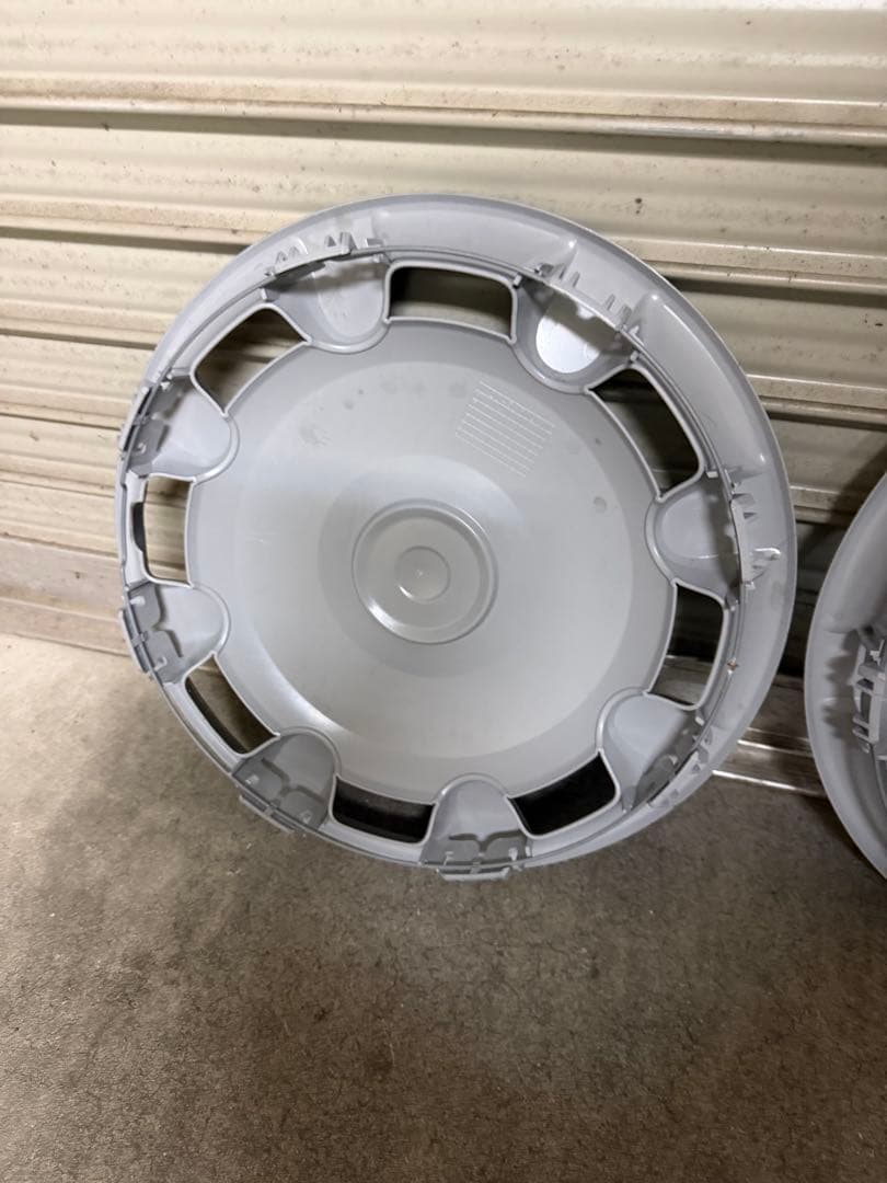 ムーブキャンバス純正ホイールキャップ新車外し中古品傷汚れ有り。４枚セット