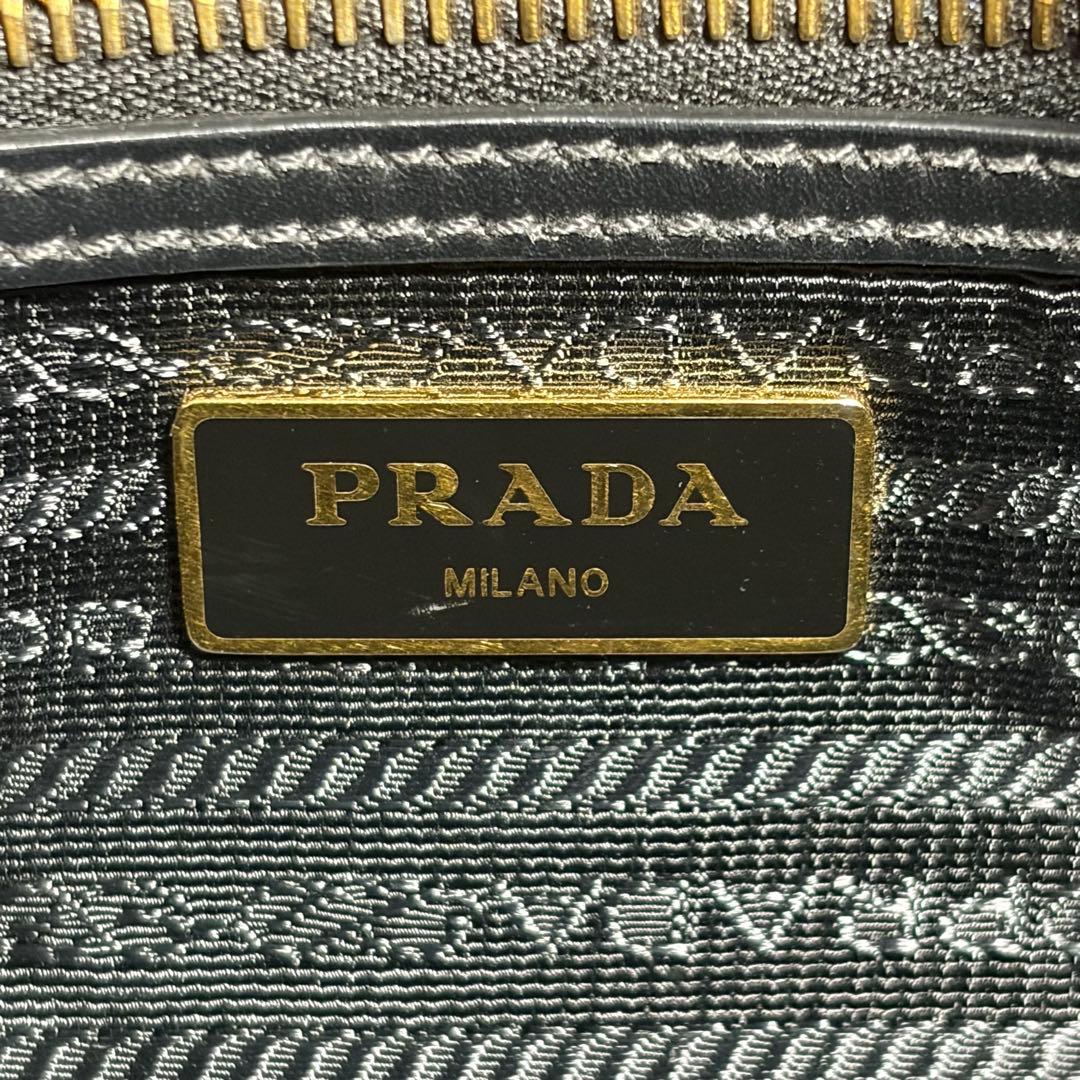 美品　プラダ　ナイロン　カメラバッグ　ショルダーバッグ　ブラック　1BH089