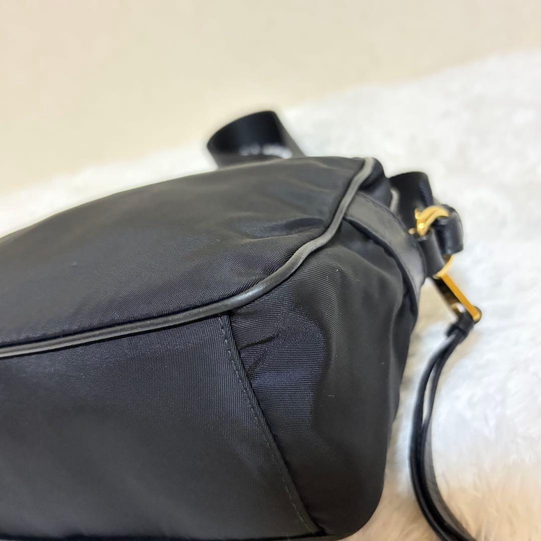 美品　プラダ　ナイロン　カメラバッグ　ショルダーバッグ　ブラック　1BH089