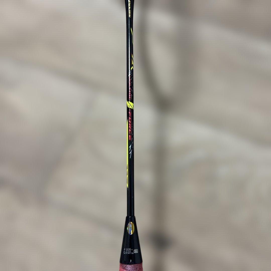 YONEXバドミントンラケットボルトリックリンダンフォース4U2本セットケース無