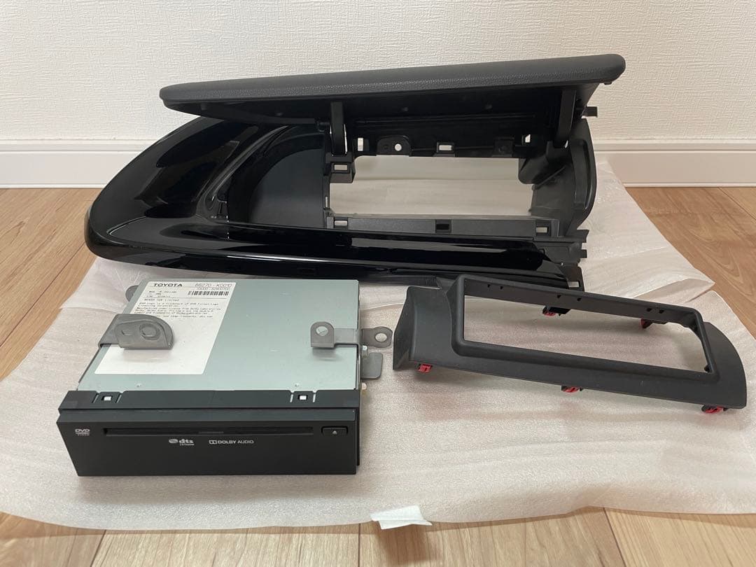 トヨタ純正 CD・DVDデッキ アクア アッパーパネル付 86270-K0010