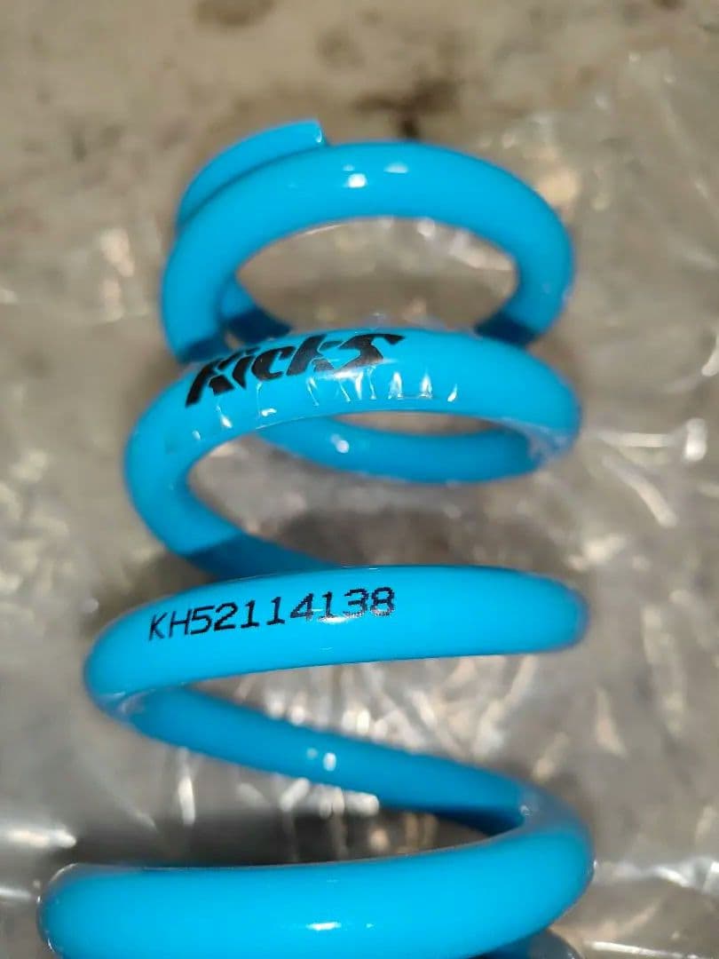 kicks製 全年式 グロム用 リヤスプリング 13.8㌔