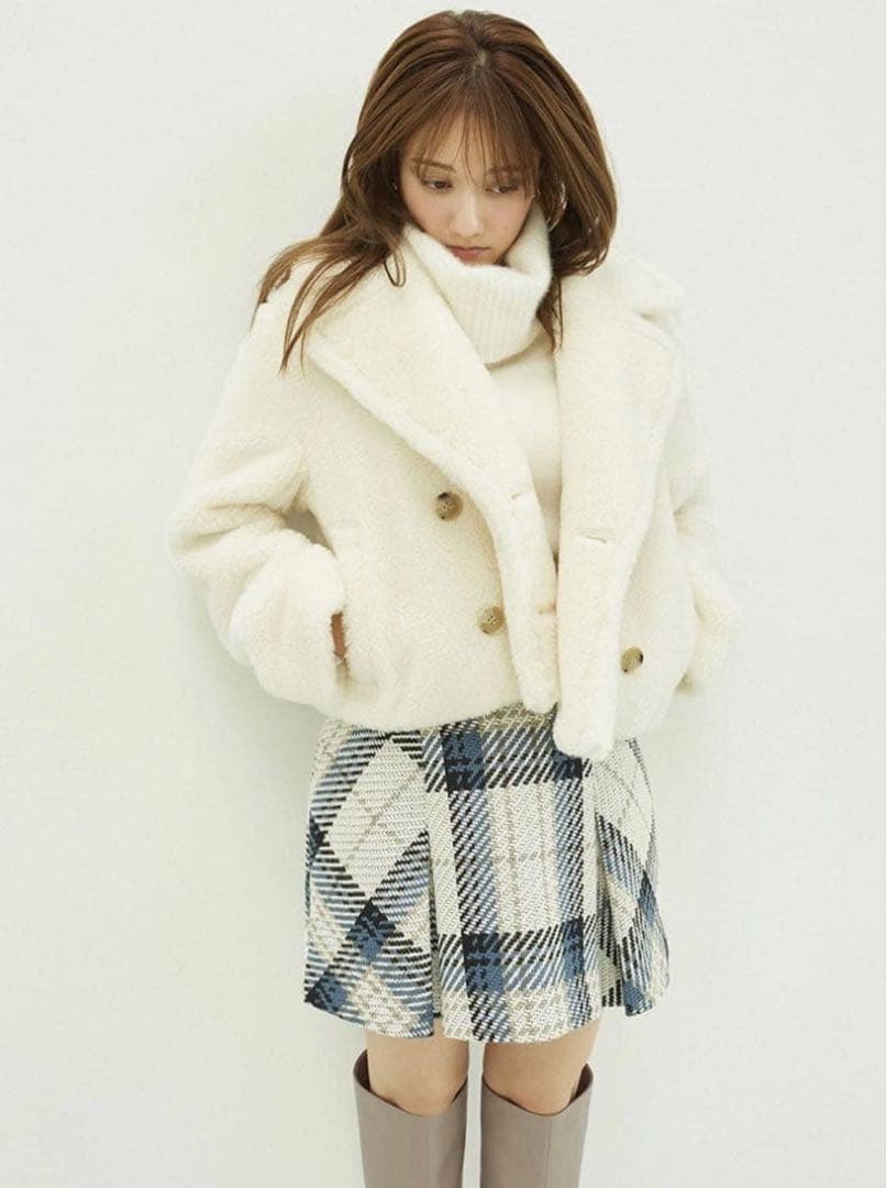 お正月限定　SNIDEL アイボリー ボアショートジャケットコート スナイデル