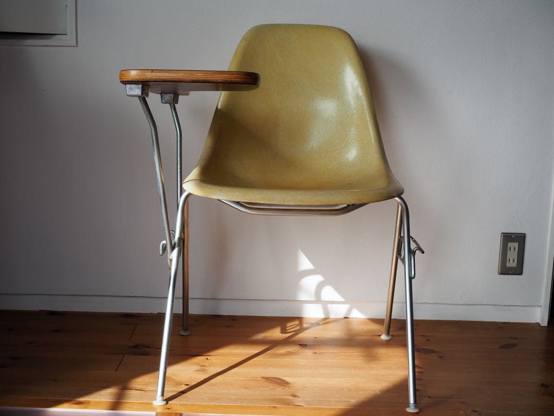 イームズ　シェルチェア　スクールベース