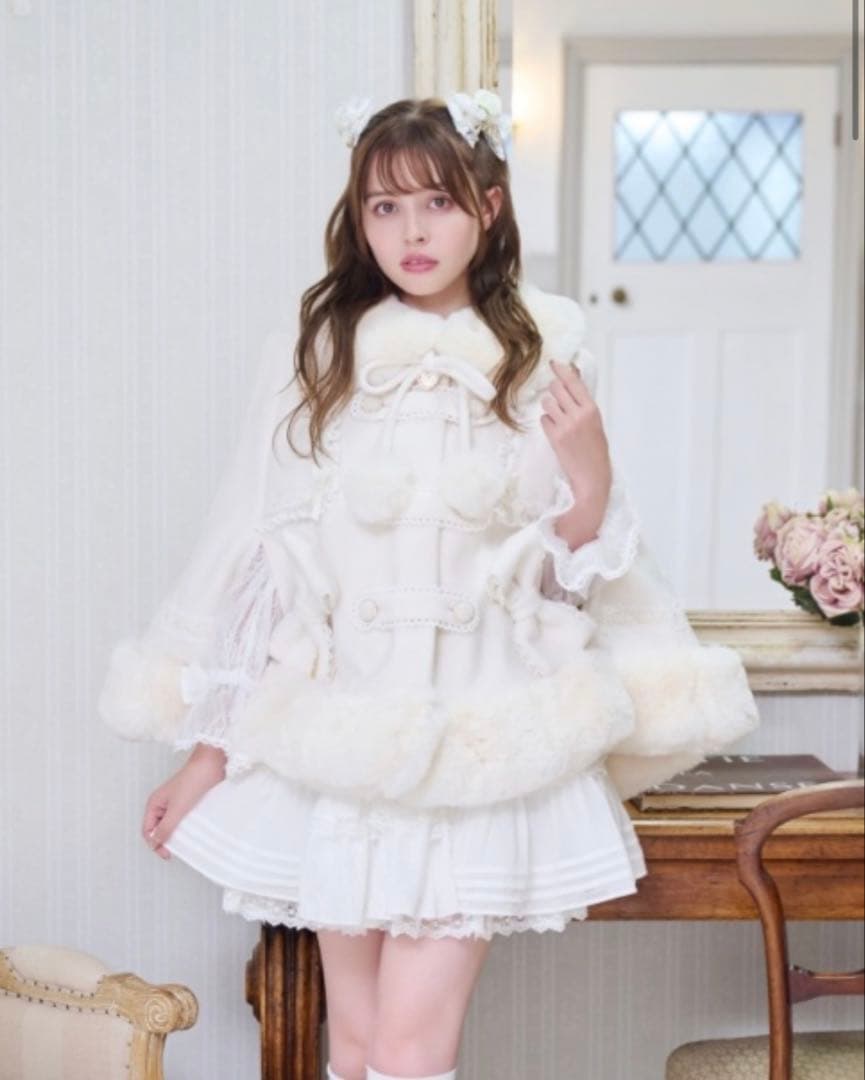 LIZ LISA シャギーツインリボンポンチョ ホワイト 未使用 完売品 美品