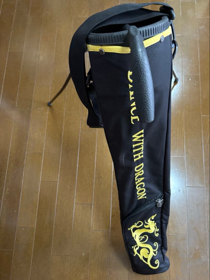 ダンスウィズドラゴン　セルフスタンドバック 最終値引き　早い者勝ち