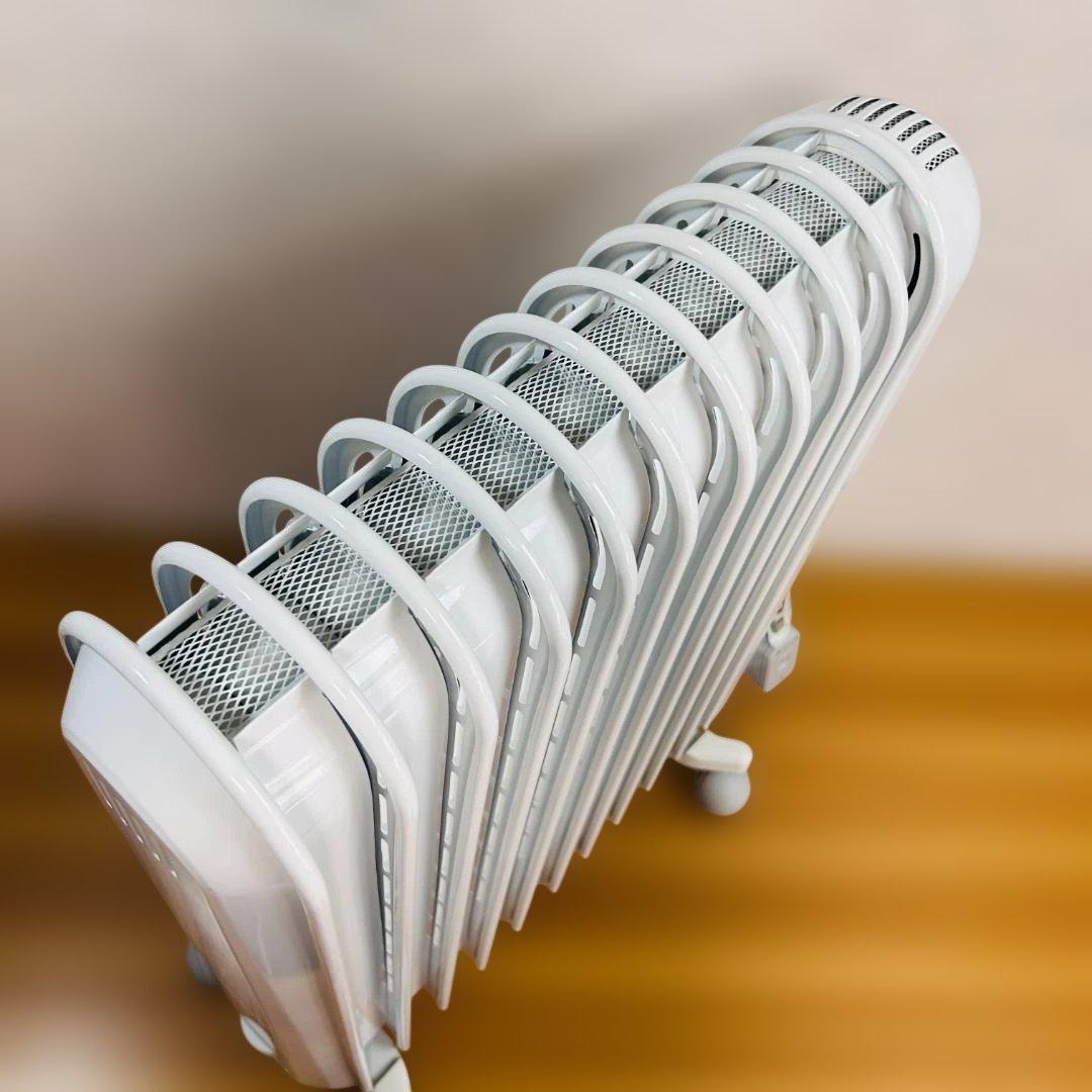 【美品】デロンギ アミカルド オイルヒーター ライトグレー RHJ45M1115