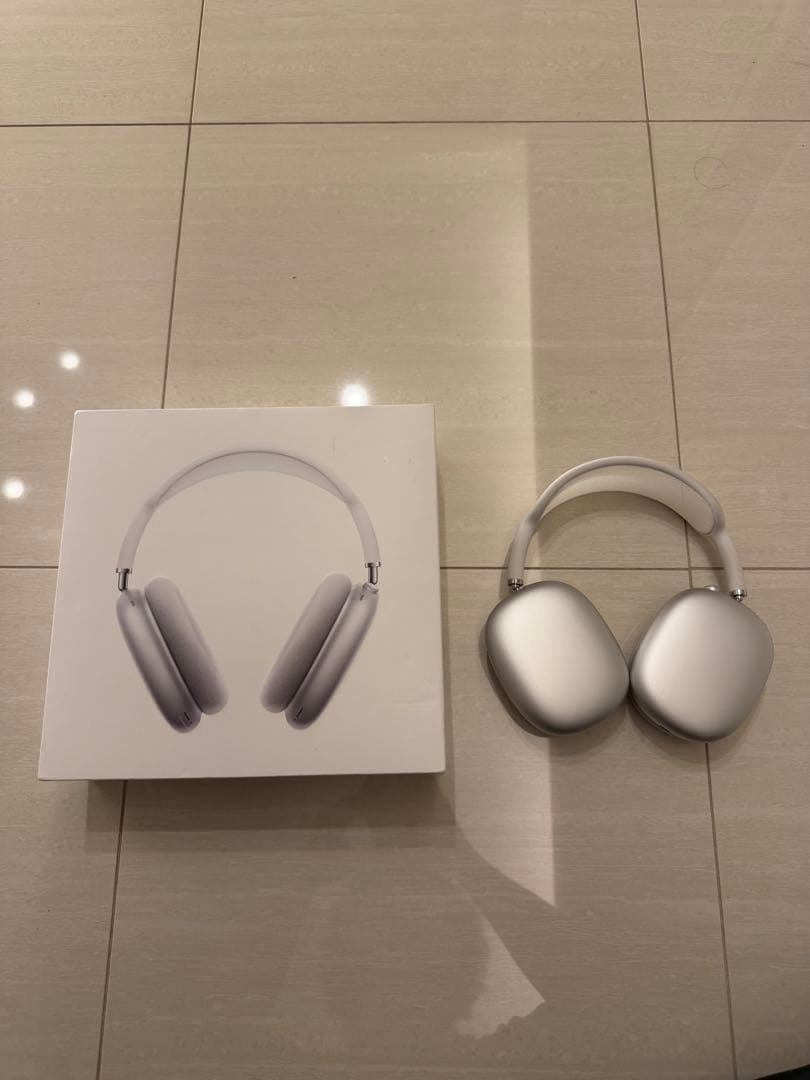 美品　Apple airpods Max Lightningモデル　シルバー