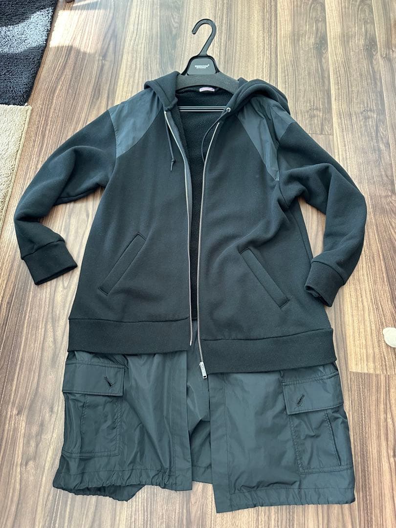 sueUNDERCOVER フード付きブラックロングパーカー SU1A1802