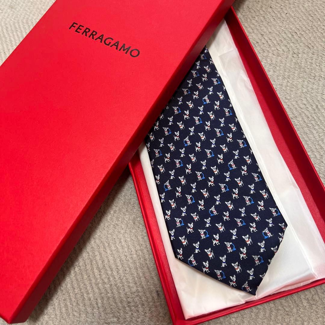 Salvatore Ferragamo フェラガモ ネクタイ 犬柄 アニマル