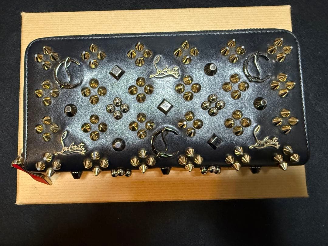 クリスチャンルブタン 長財布 パネトーネ ラウンド レザー ブラック