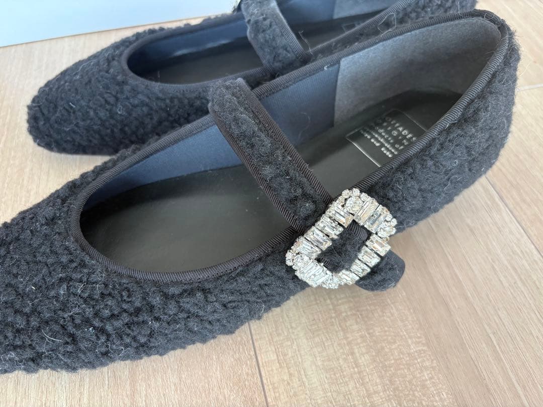 LOTTADESIGN ファー素材 ビジュー付きフラットシューズ