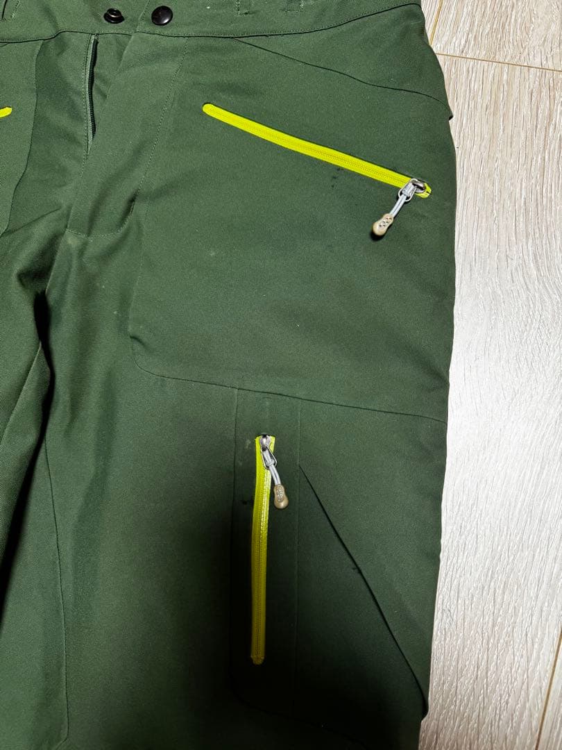 patagonia スノーウェアパンツ2本、 フリース1着
