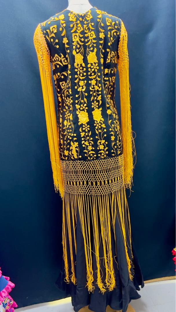 [新品] フラメンコ衣裳・シルク100%マントン仕様・Made in Spain