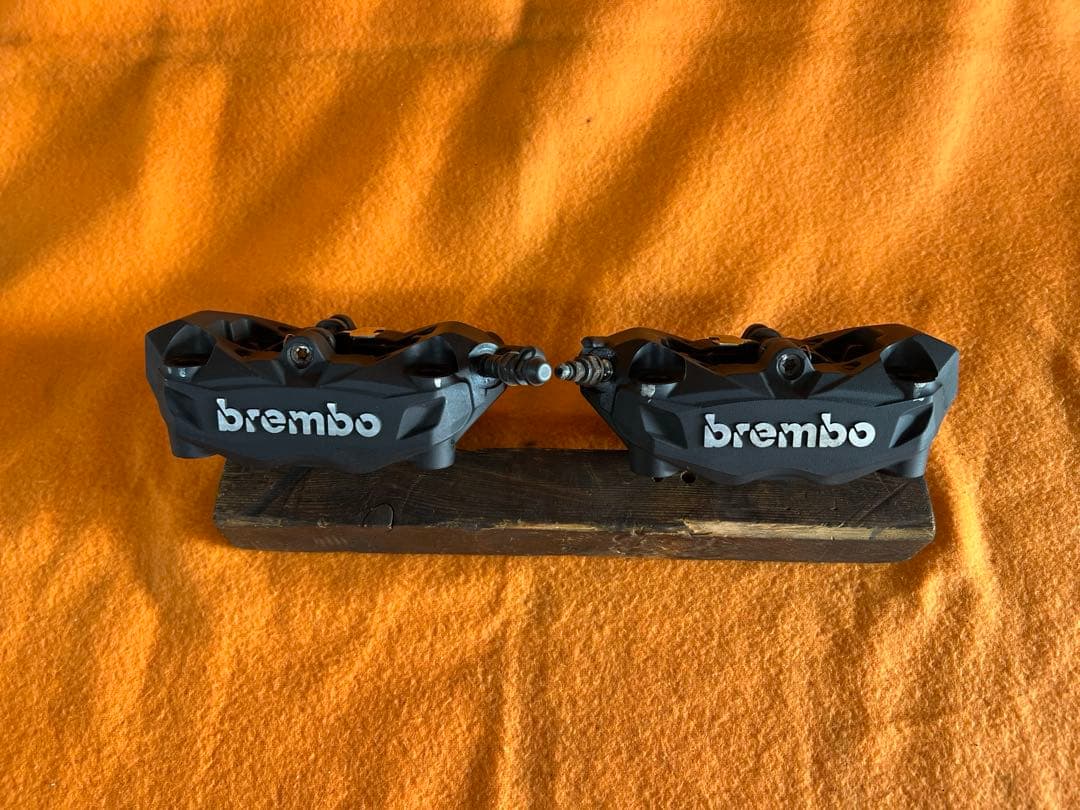 アプリリア　純正ブレンボキャリパー