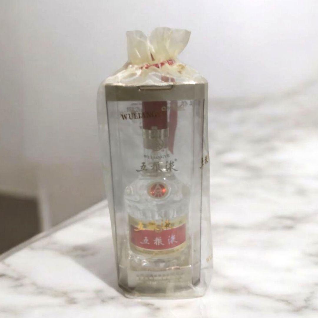 ☆新品未開封☆　五粮液　白酒　2022年製　ごりょうえき　52度　500ml