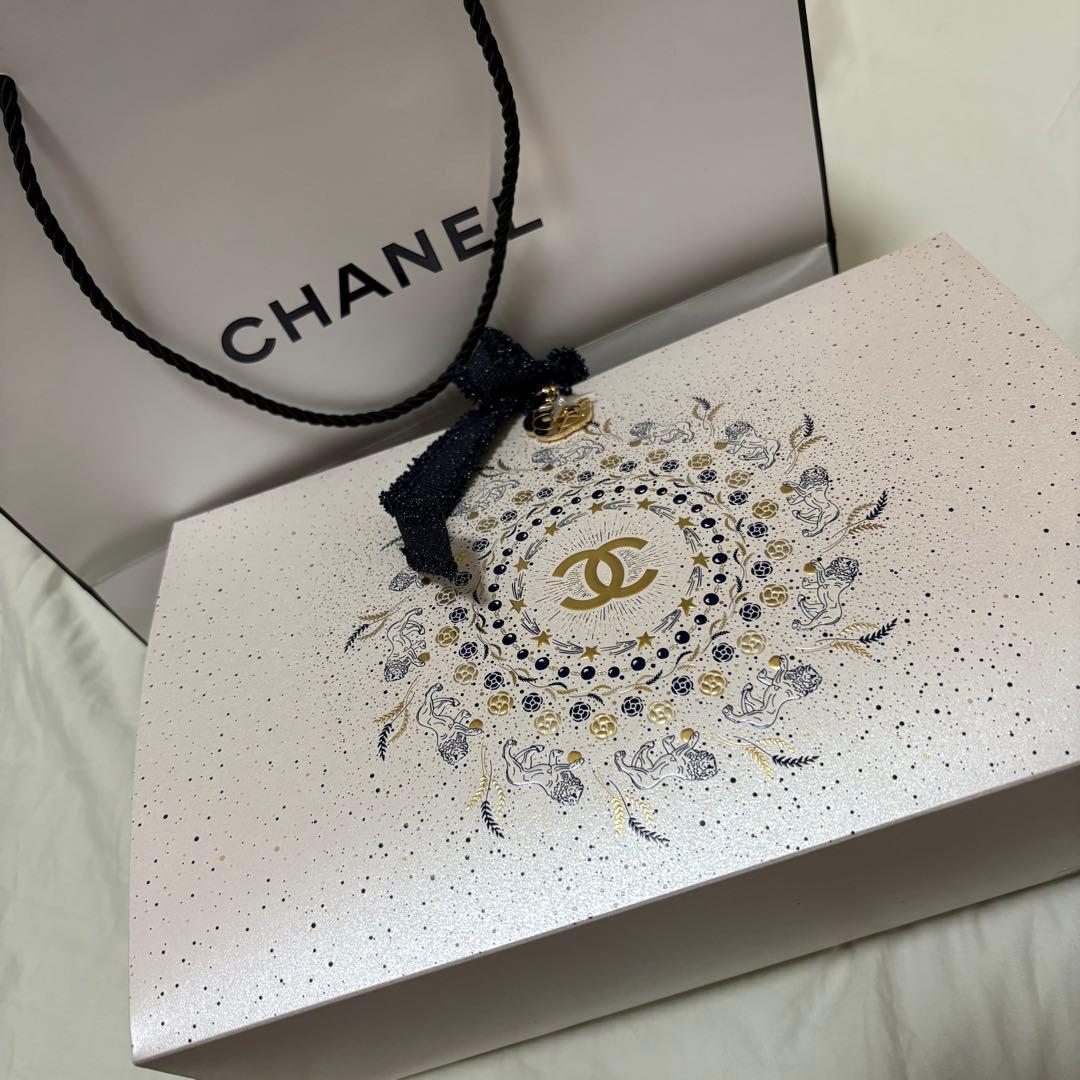 【完売品】シャネル ホリデー限定セット2025リップ アンド ネイルケアセット