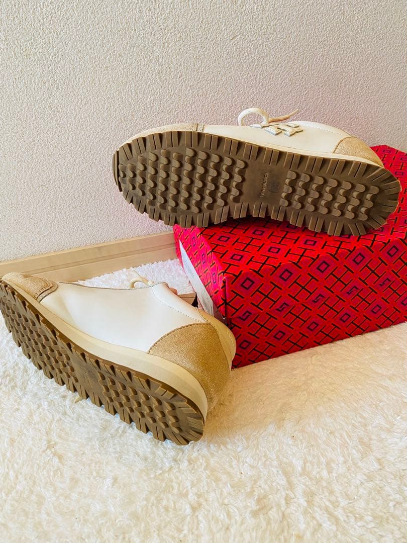 トリイバーチ　スニーカー24センチ