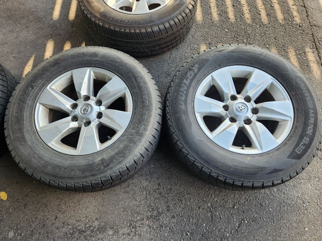 プラド後期150純正ホイール5本ダンロップスタッドレスタイヤ4本スペアタイヤ付