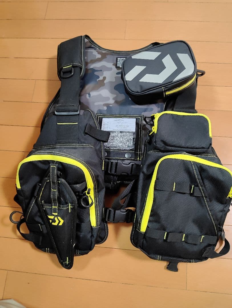 迷彩フィッシングベスト 反射材付き