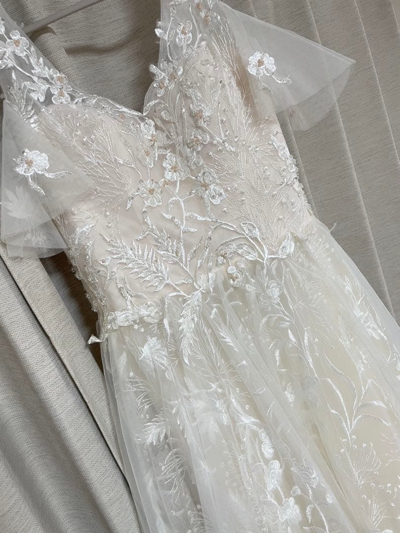 ウエディングドレス　Aライン