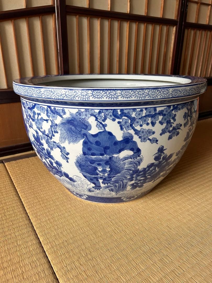 アンティーク特大火鉢　染付火鉢　唐獅子牡丹図　火鉢(直径50cm)